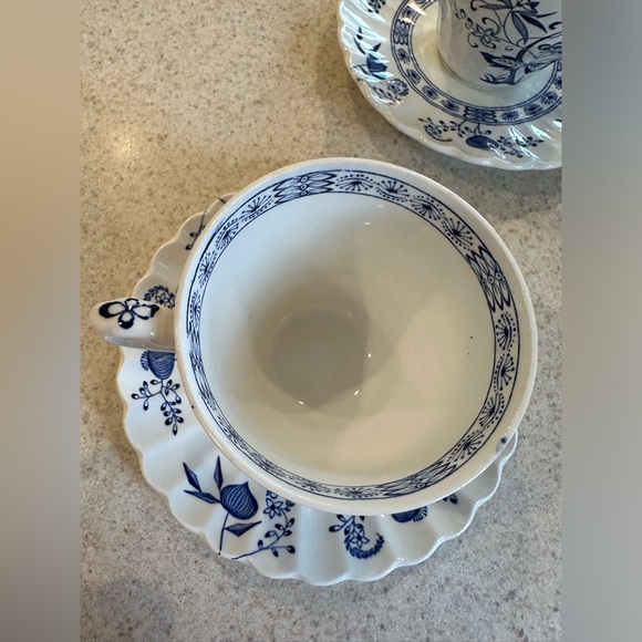 Blue Nordic by J& G Meakin classic blue onion pattern set of 2 cup and Saucers - Picture 5 of 16